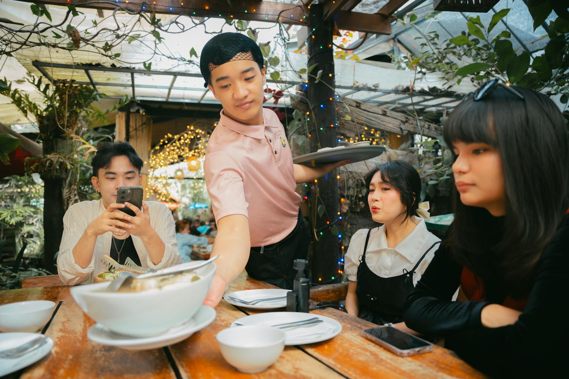 「外食業」の特定技能、受入れ上限到達に伴う停止措置。上限拡大はありうるか?